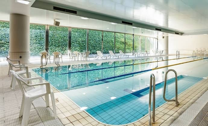 室内温水プール